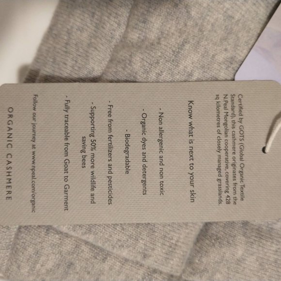 Organic Cashmere Vest - Picture 3 of 9